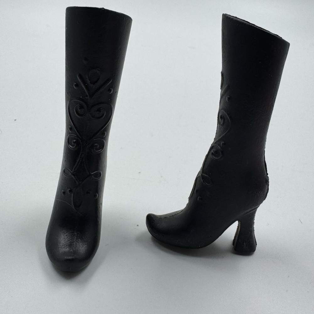 Disney Mattel Frozen Anna Doll REPLACEMENT BLACK BOOTS Fits Arched Foot Barbie